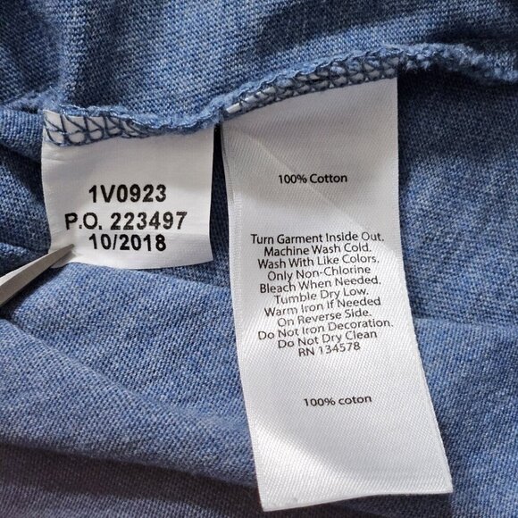 Vineyard Vines T Shirt Mens M Blue Pink Whale Print LS Preppy Pocket 1V0923 FLAW - Picture 11 of 14